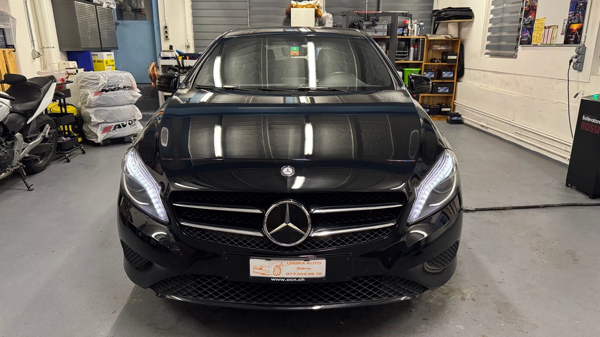 MERCEDES-BENZ GLA 180