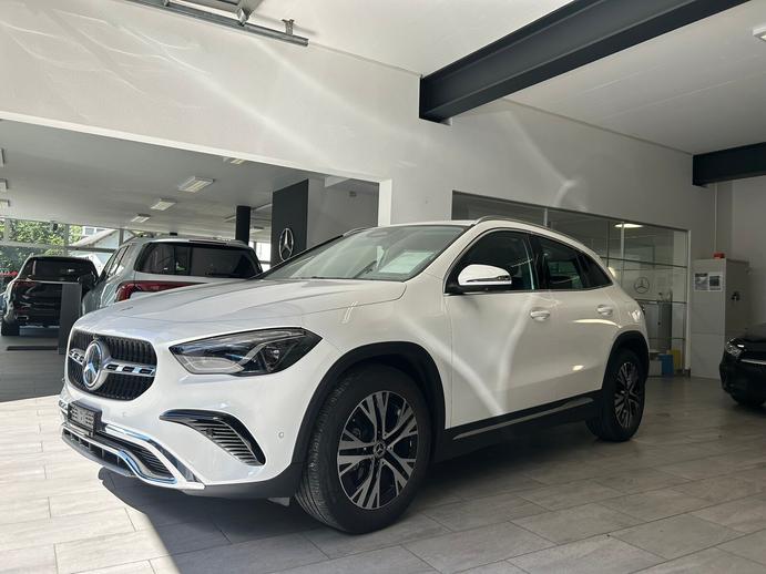 MERCEDES-BENZ GLA 180 7G-DCT, Mild-Hybrid Petrol/Electric, Second hand / Used, Automatic