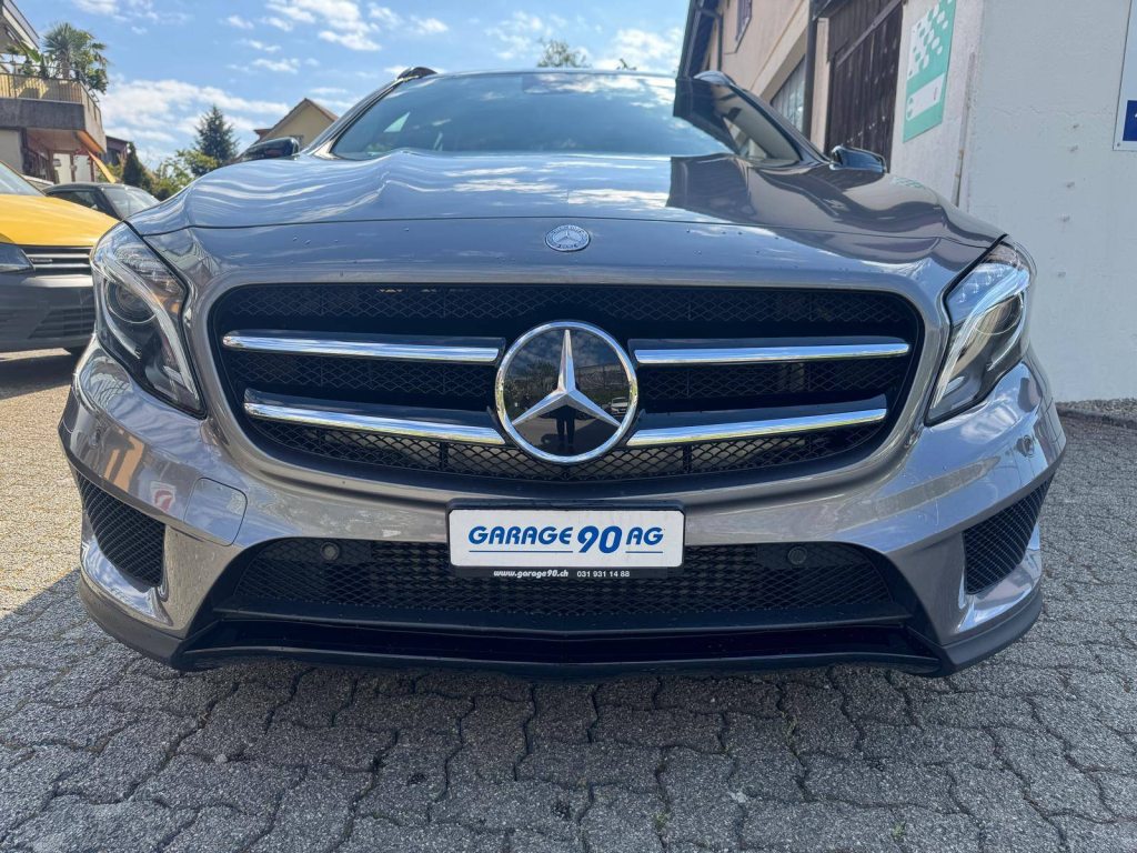 MERCEDES-BENZ GLA 180 GLA 250 AMG Line 4m
