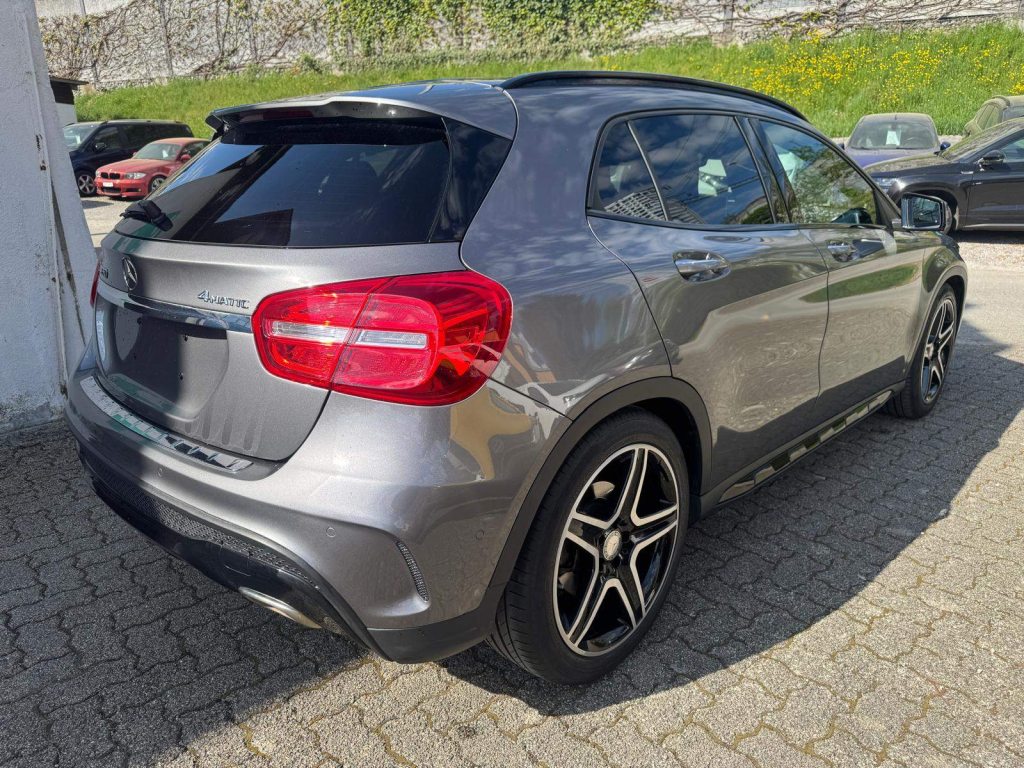 MERCEDES-BENZ GLA 180 GLA 250 AMG Line 4m, Benzin, Occasion / Gebraucht, Automatik - 4
