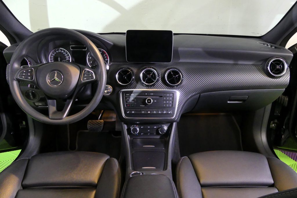 MERCEDES-BENZ GLA 180 GLA 250 4m, Benzin, Occasion / Gebraucht, Automatik - 6