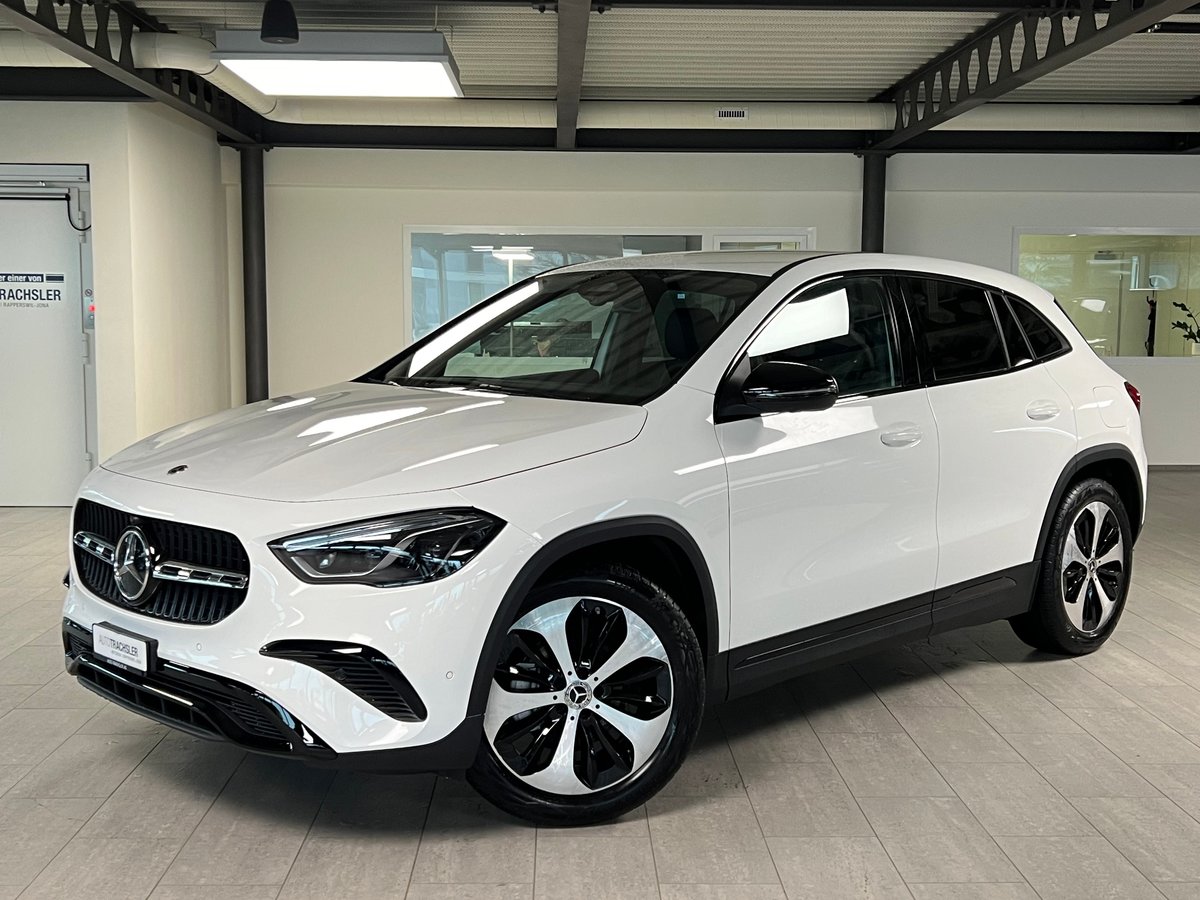 MERCEDES-BENZ GLA 180 Night Star 7G-DCT