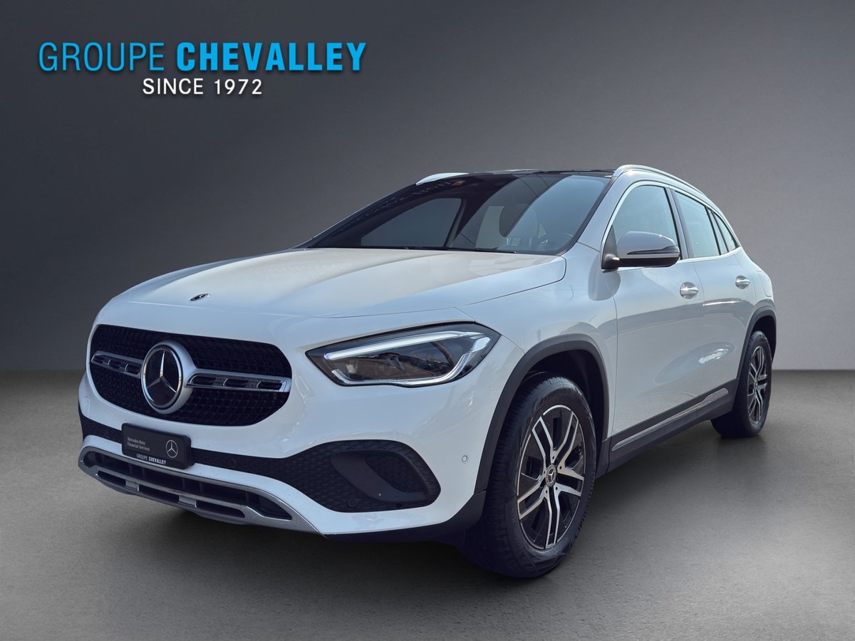 MERCEDES-BENZ GLA 180 Progressive 7G-D
