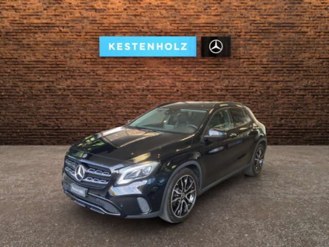 MERCEDES-BENZ GLA 200 Night Star