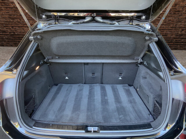 MERCEDES-BENZ GLA 200d AMG Line, Automatic - 7