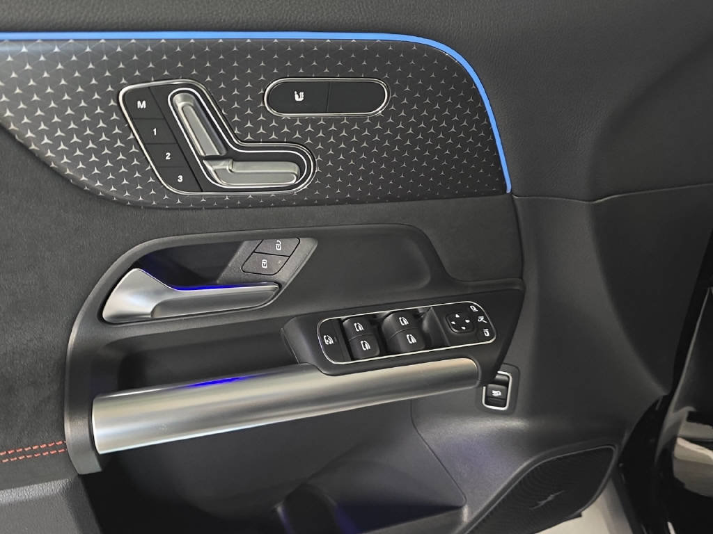 MERCEDES-BENZ GLA 200 AMG Line Night Star, Mild-Hybrid Benzin/Elektro, Neuwagen, Automatik - 6