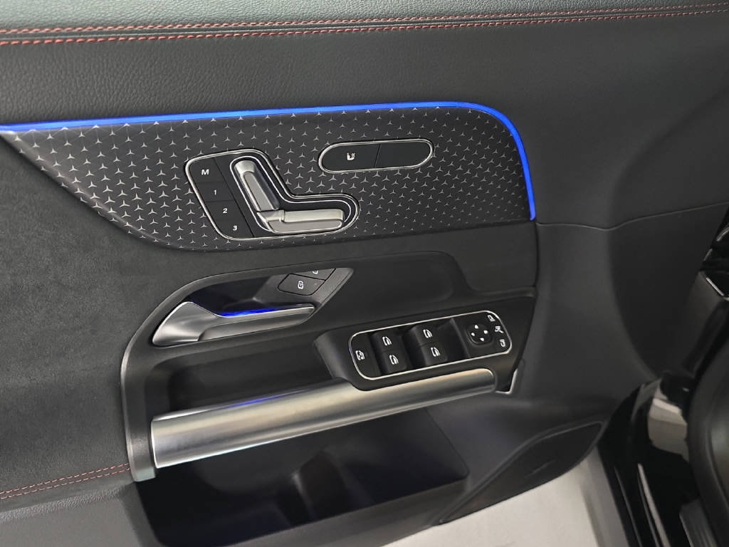 MERCEDES-BENZ GLA 200 AMG Line Night Star, Hybride Leggero Benzina/Elettrica, Auto nuove, Automatico - 6