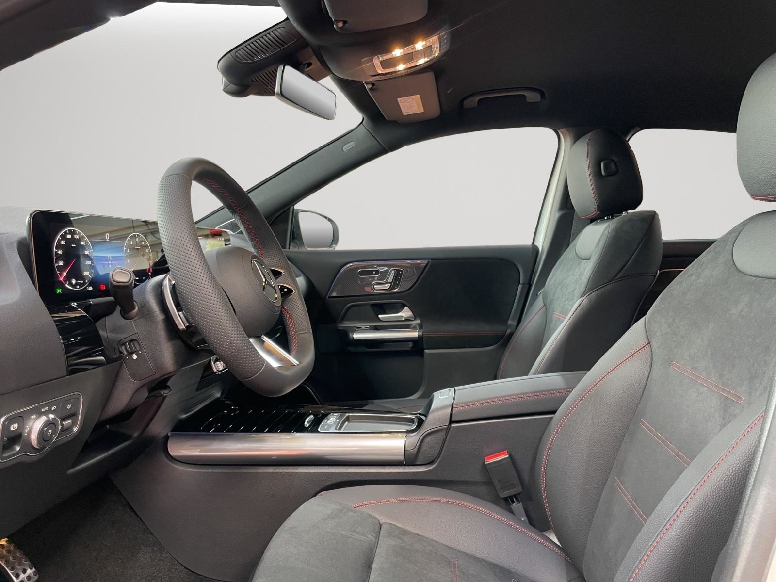 MERCEDES-BENZ GLA 200 Night Star AMG Line, Mild-Hybrid Petrol/Electric, New car, Automatic - 4