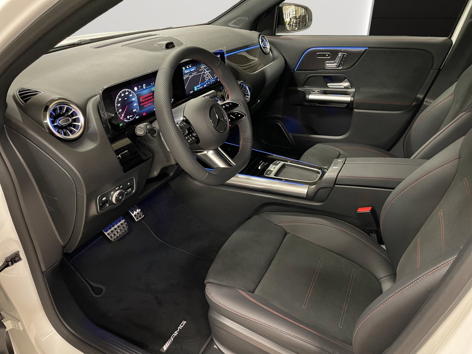 MERCEDES-BENZ GLA 200 Night Star 7G-DCT, Mild-Hybrid Petrol/Electric, New car, Automatic - 7