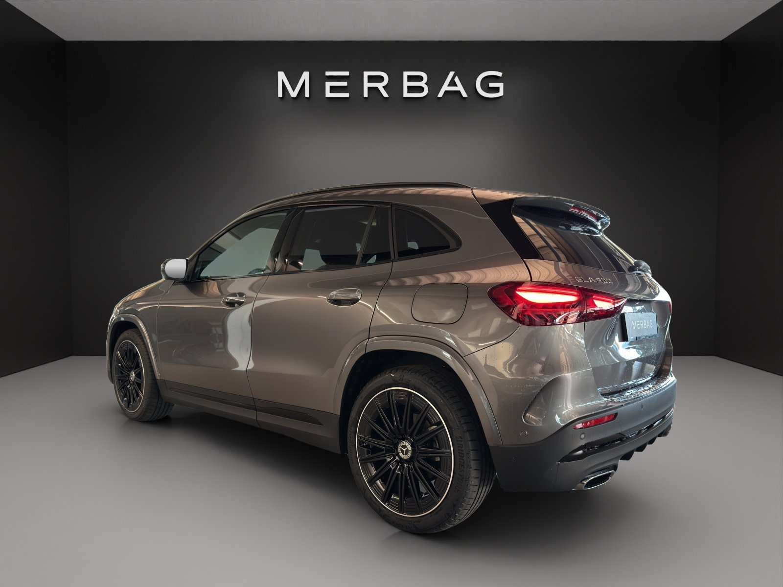 MERCEDES-BENZ GLA 200 Night Star 7G-D, Hybride Leggero Benzina/Elettrica, Auto nuove, Automatico - 4