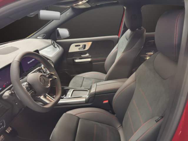 MERCEDES-BENZ GLA 200 Night Star 7G-D, Mild-Hybrid Benzin/Elektro, Neuwagen, Automatik - 7