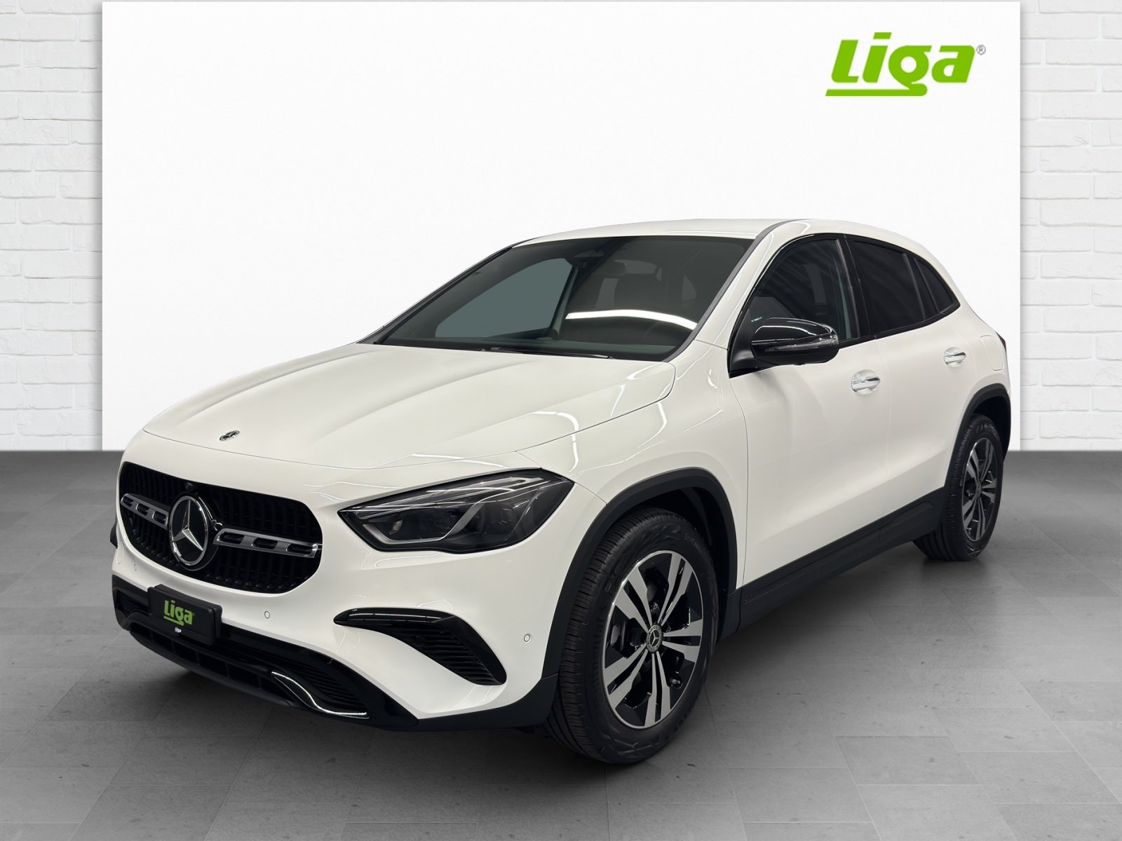 MERCEDES-BENZ GLA 200 Advanced Plus Line Night Star