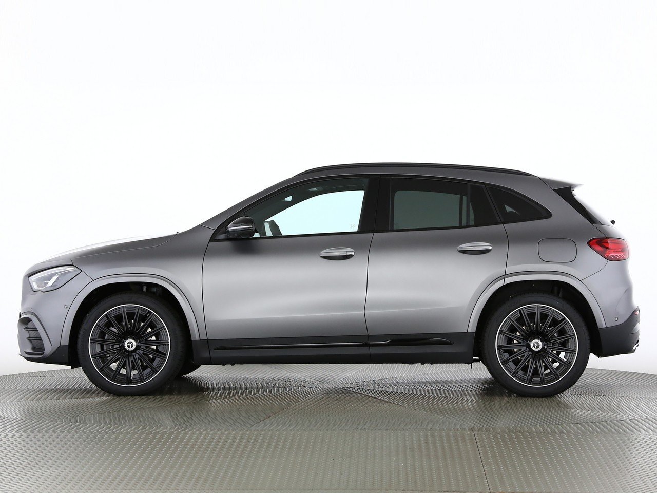 MERCEDES-BENZ GLA 200 Night Star 7G-DCT, Hybride Leggero Benzina/Elettrica, Auto nuove, Automatico - 3