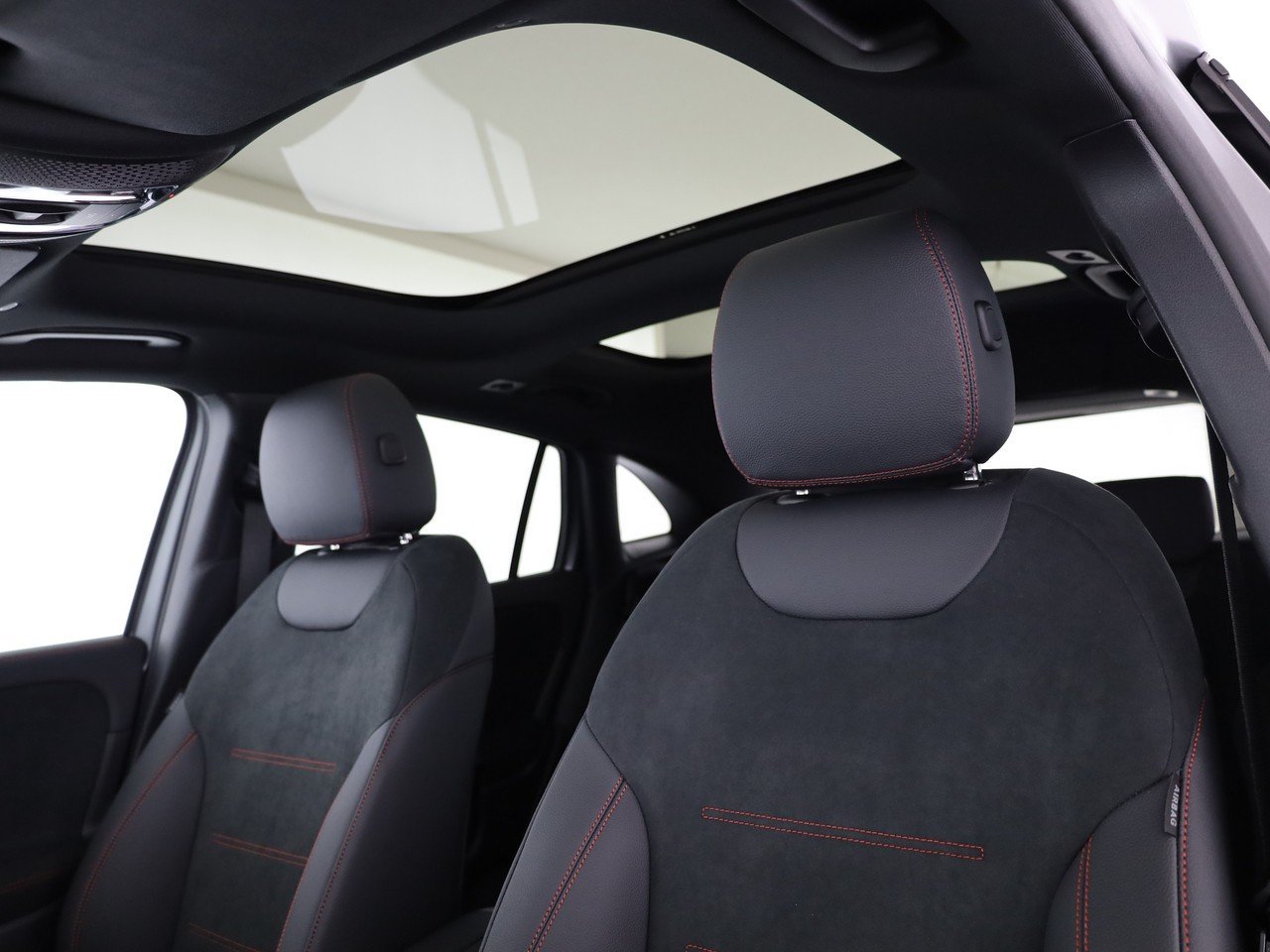 MERCEDES-BENZ GLA 200 Night Star 7G-DCT, Hybride Leggero Benzina/Elettrica, Auto nuove, Automatico - 7