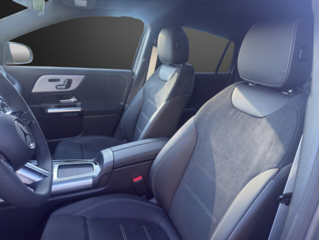 MERCEDES-BENZ GLA 200 Night Star 7G-D, Hybride Leggero Benzina/Elettrica, Auto nuove, Automatico - 7