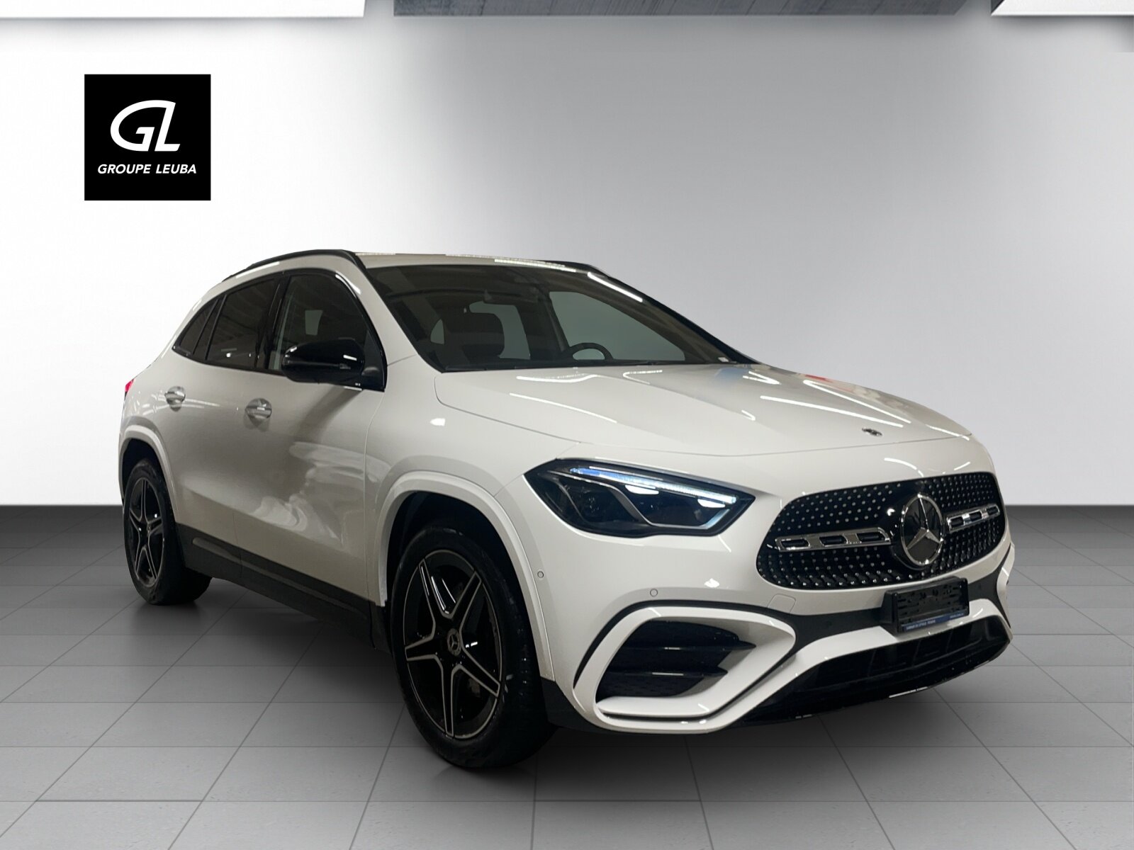MERCEDES-BENZ GLA 200 Night Star 7G-DCT