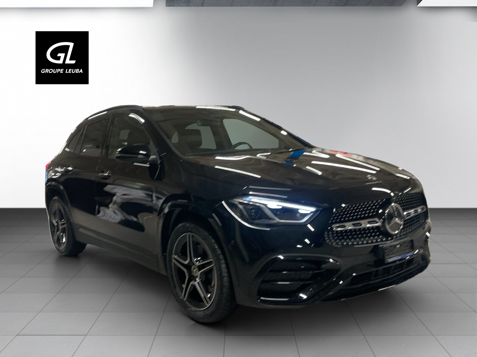 MERCEDES-BENZ GLA 200 Night Star 7G-DCT
