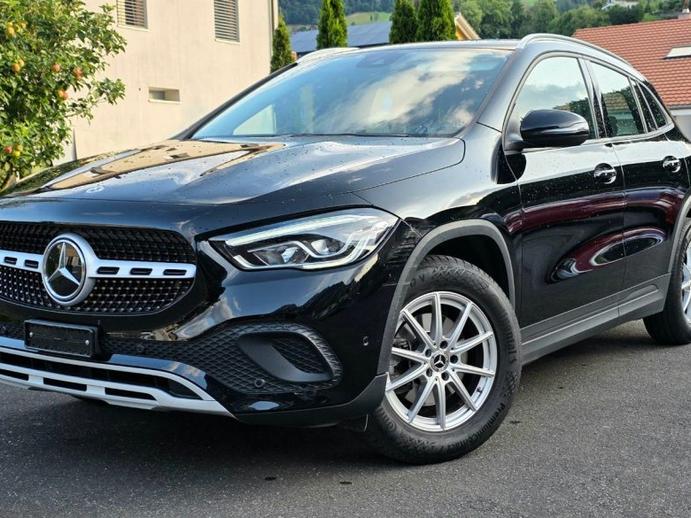 MERCEDES-BENZ GLA 200 AMG Line, Benzin, Occasion / Gebraucht, Automatik
