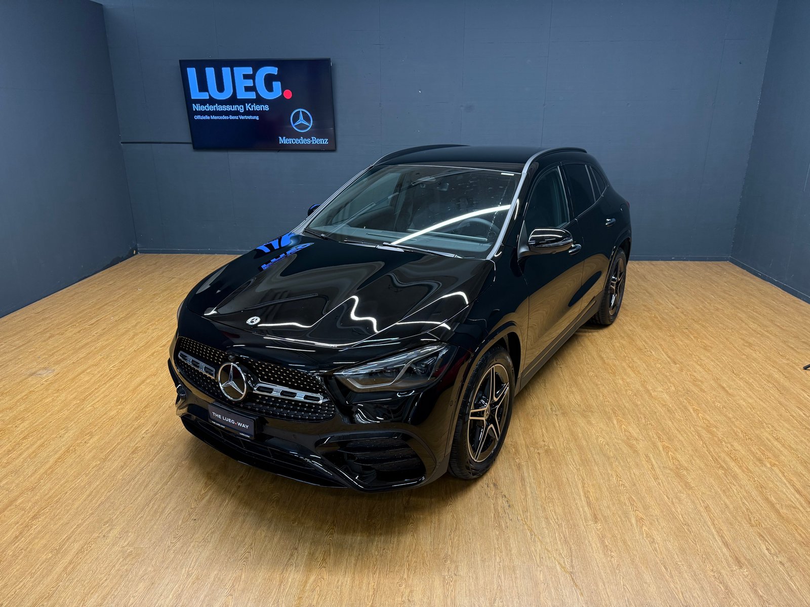 MERCEDES-BENZ GLA 200 - AMG / DISTRONIC / 360 Grad Kamera /, Mild-Hybrid Petrol/Electric, Second hand / Used, Automatic - 5