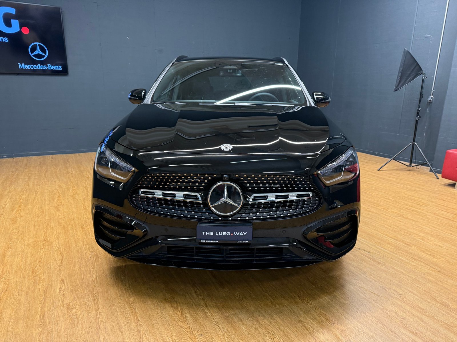 MERCEDES-BENZ GLA 200 - AMG / DISTRONIC / 360 Grad Kamera /, Mild-Hybrid Petrol/Electric, Second hand / Used, Automatic - 6