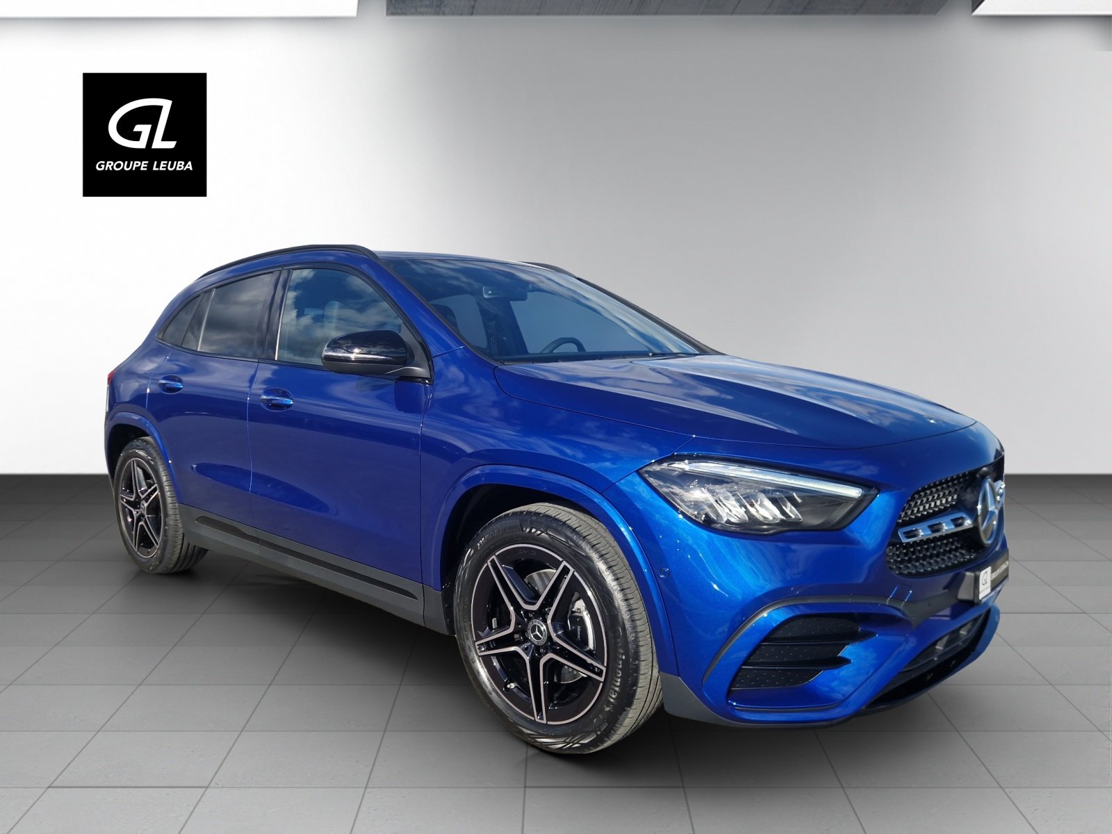 MERCEDES-BENZ GLA 200 Night Star 7G-D