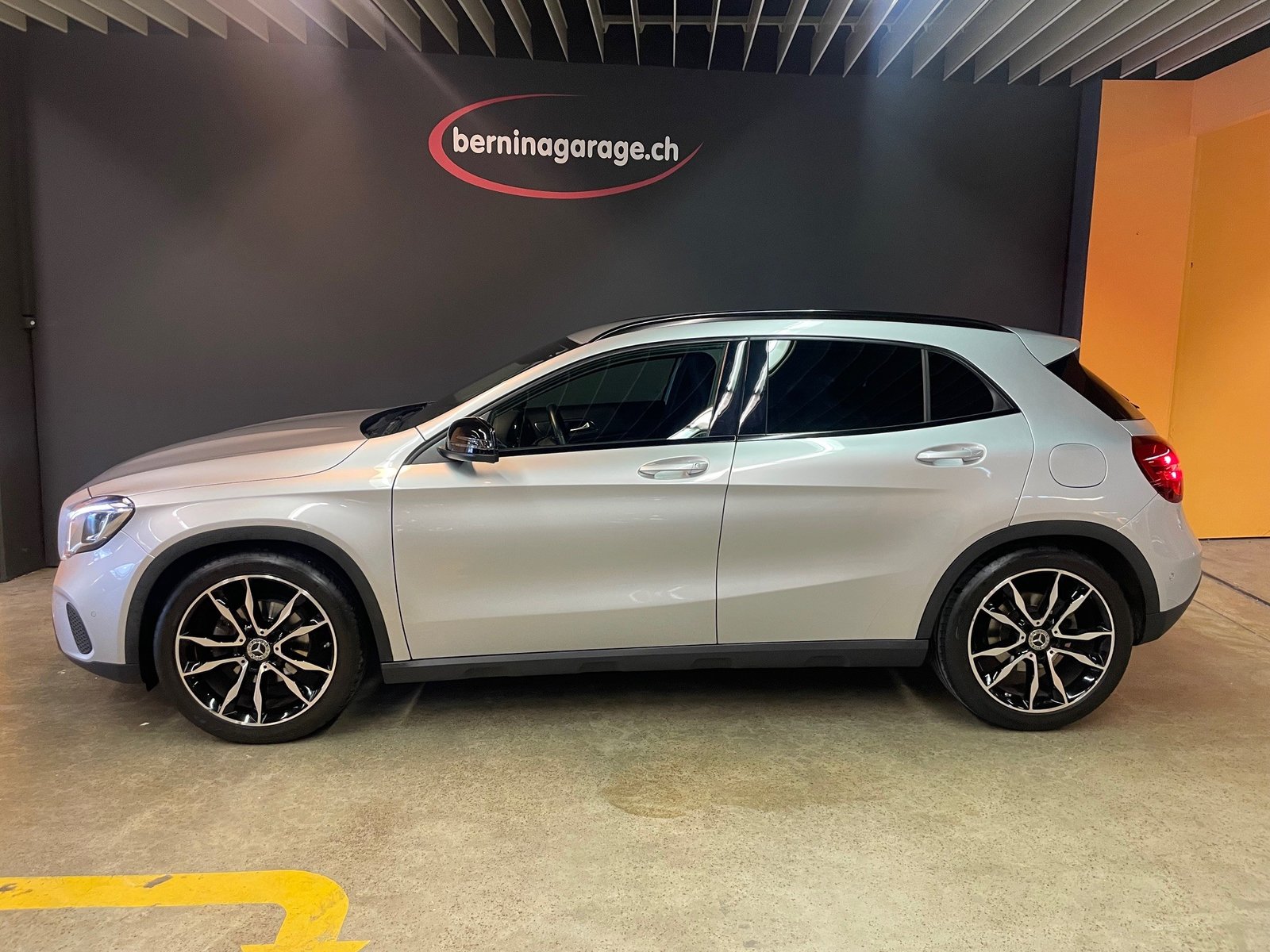 MERCEDES-BENZ GLA 200 Night Star, Petrol, Second hand / Used, Automatic - 2