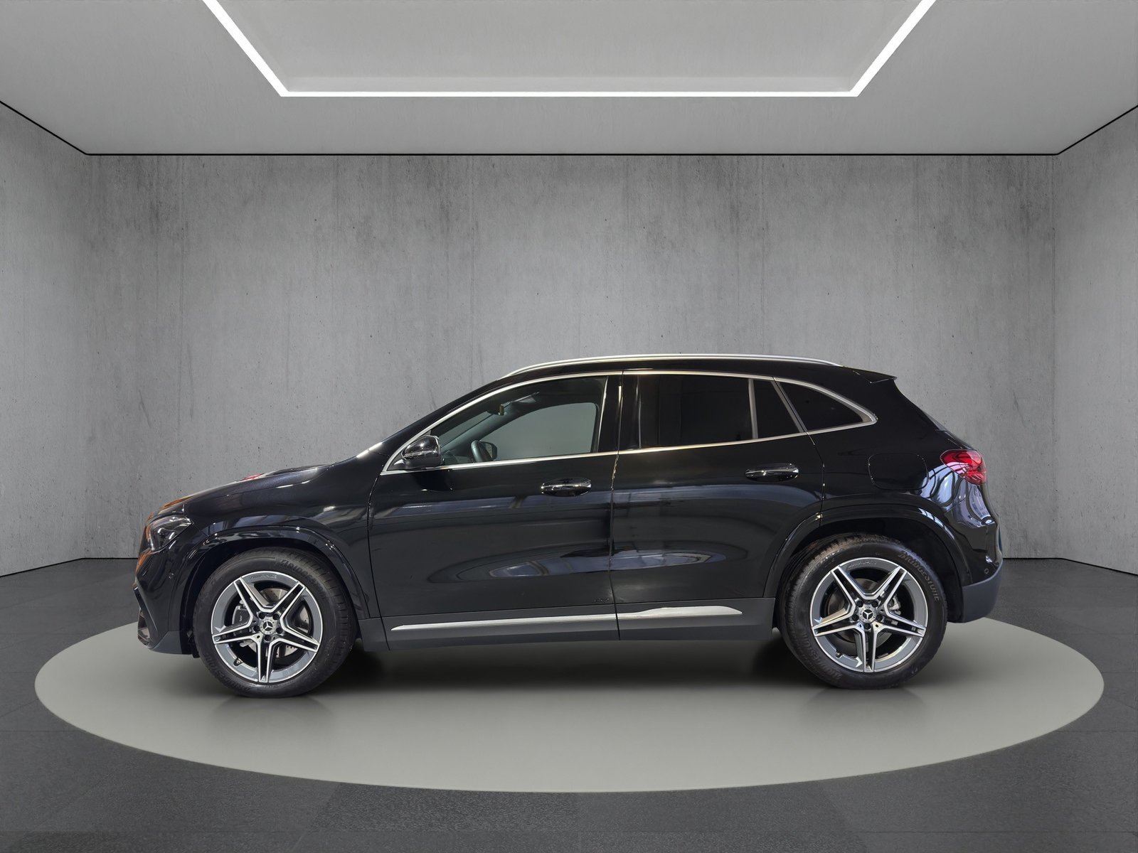 MERCEDES-BENZ GLA 200 AMG Line AHK-Distronic, Mild-Hybrid Benzin/Elektro, Occasion / Gebraucht, Automatik - 3