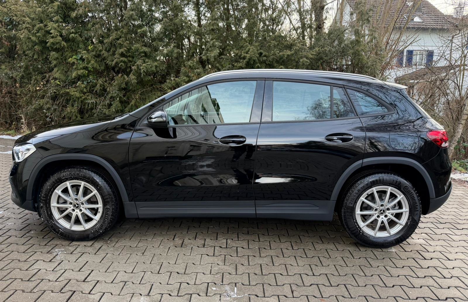 MERCEDES-BENZ GLA 200 7G-DCT, Petrol, Second hand / Used, Automatic - 2