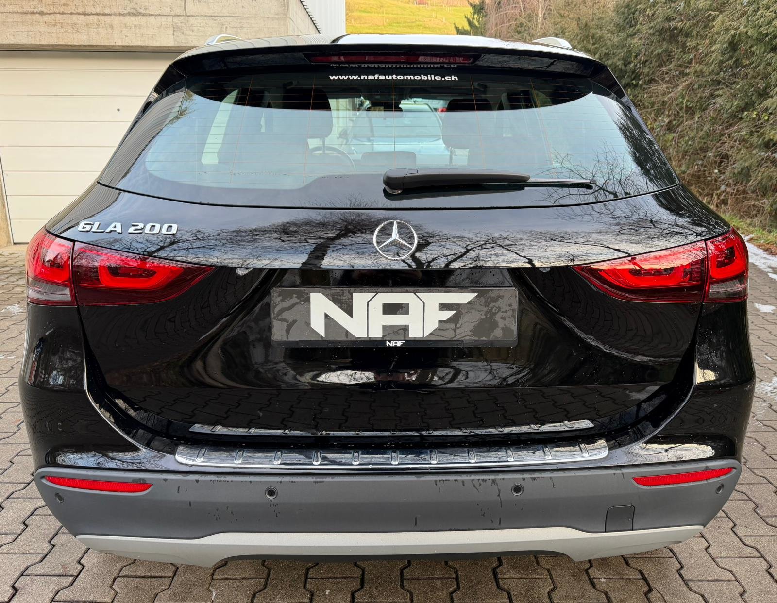 MERCEDES-BENZ GLA 200 7G-DCT, Petrol, Second hand / Used, Automatic - 4