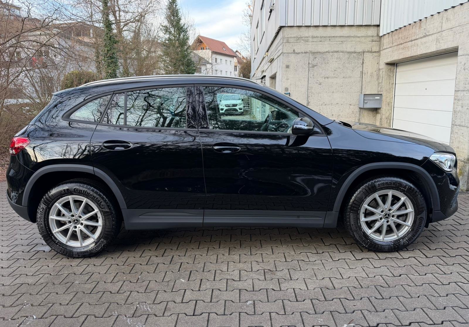 MERCEDES-BENZ GLA 200 7G-DCT, Petrol, Second hand / Used, Automatic - 6