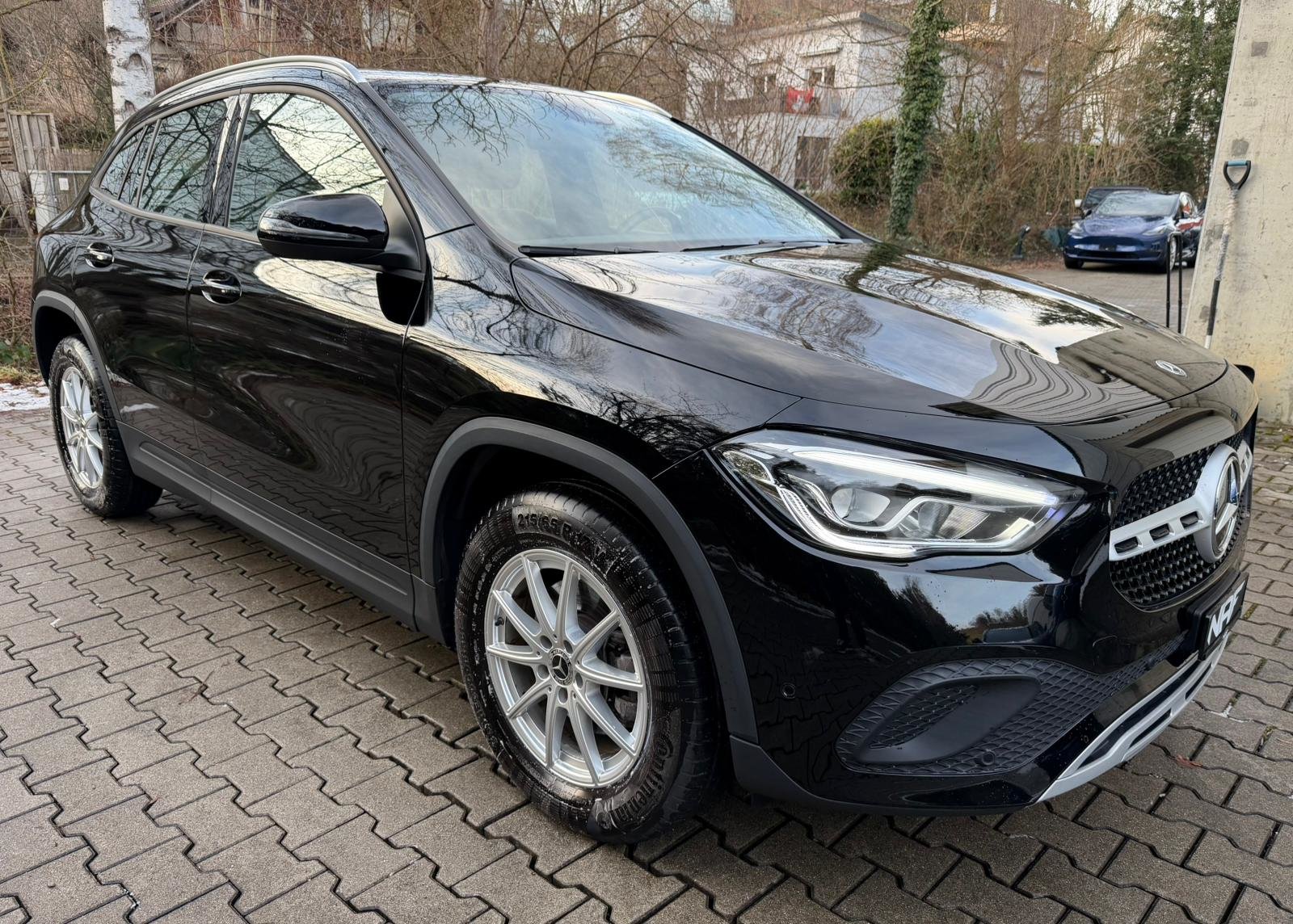 MERCEDES-BENZ GLA 200 7G-DCT, Petrol, Second hand / Used, Automatic - 7