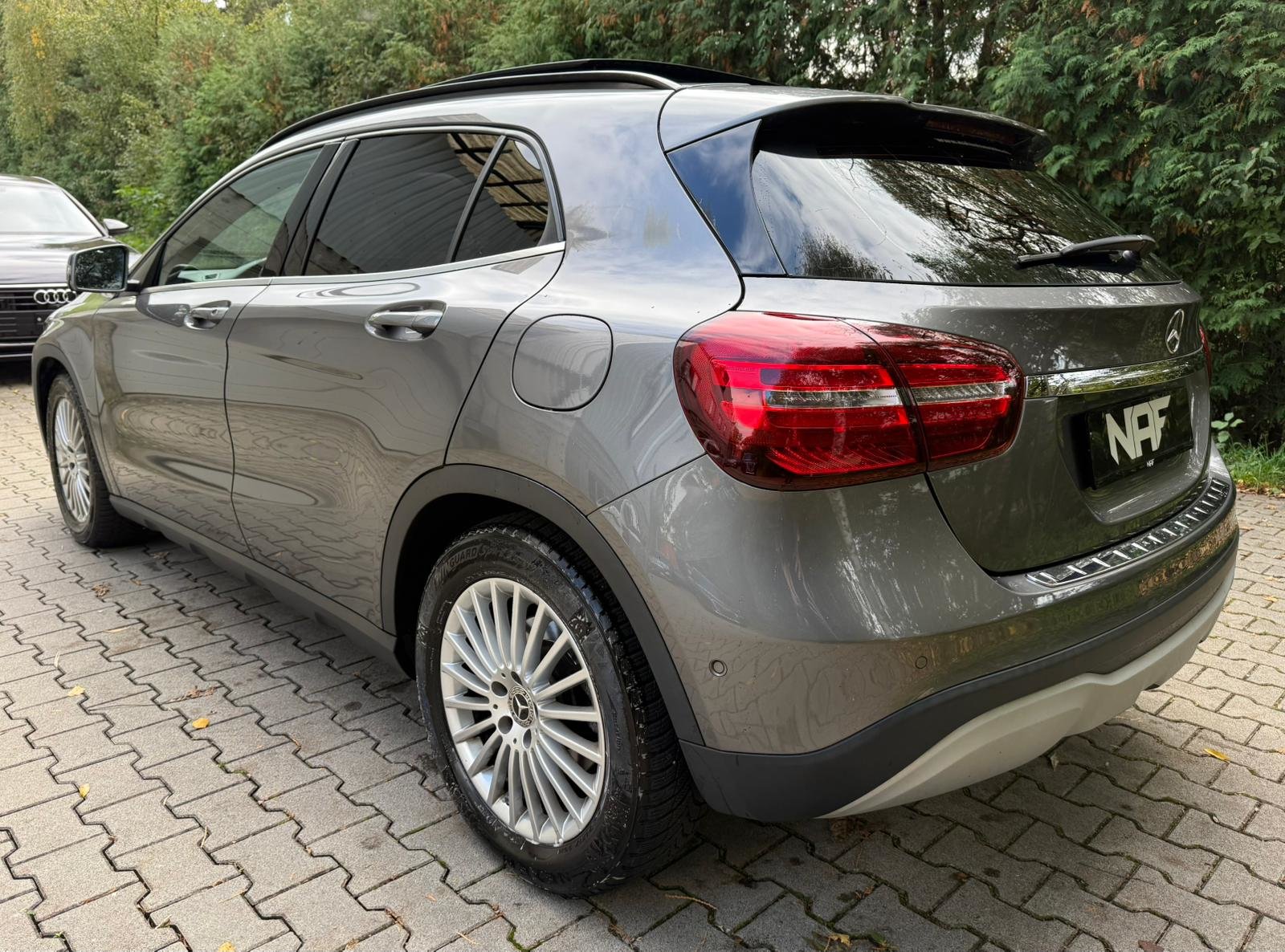MERCEDES-BENZ GLA 200 d Swiss Star Edition Style 4Matic 7G-D, Diesel, Occasion / Gebraucht, Automatik - 3