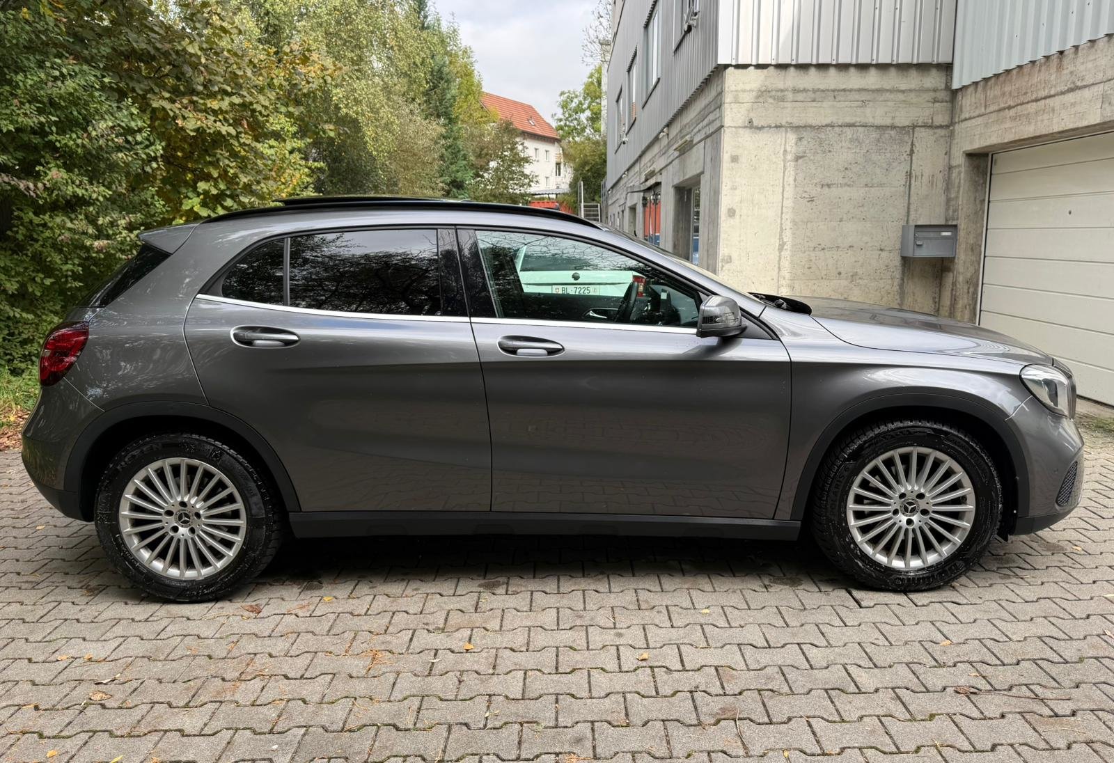 MERCEDES-BENZ GLA 200 d Swiss Star Edition Style 4Matic 7G-D, Diesel, Occasion / Gebraucht, Automatik - 6