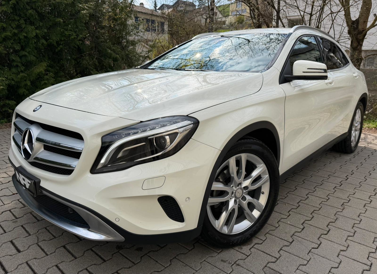MERCEDES-BENZ GLA 200 CDI Swiss Star Edition Urban 4Matic 7G