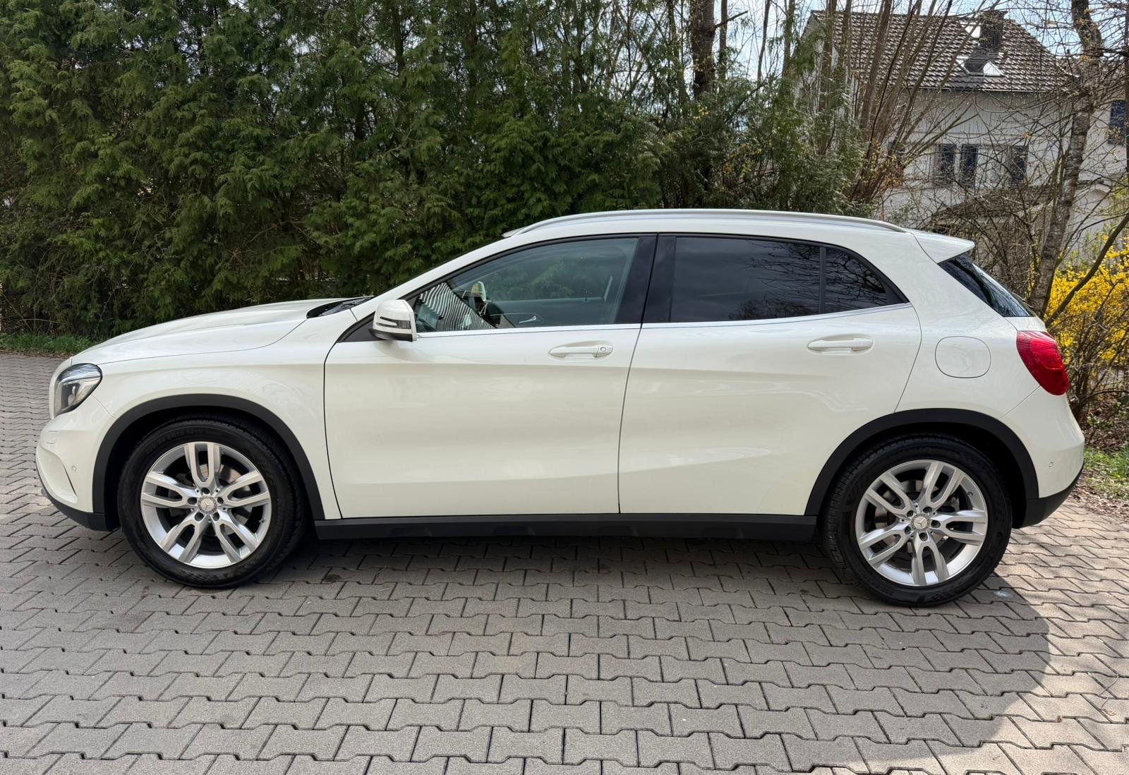 MERCEDES-BENZ GLA 200 CDI Swiss Star Edition Urban 4Matic 7G, Diesel, Occasion / Gebraucht, Automatik - 2