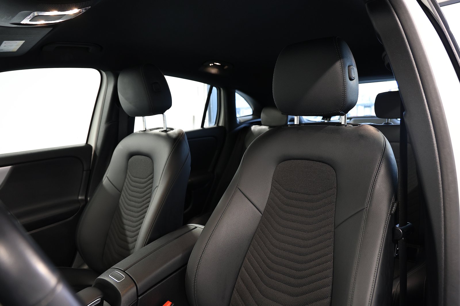 MERCEDES-BENZ GLA 200d 4Matic Style 8G-DCT, Diesel, Occasion / Gebraucht, Automatik - 7