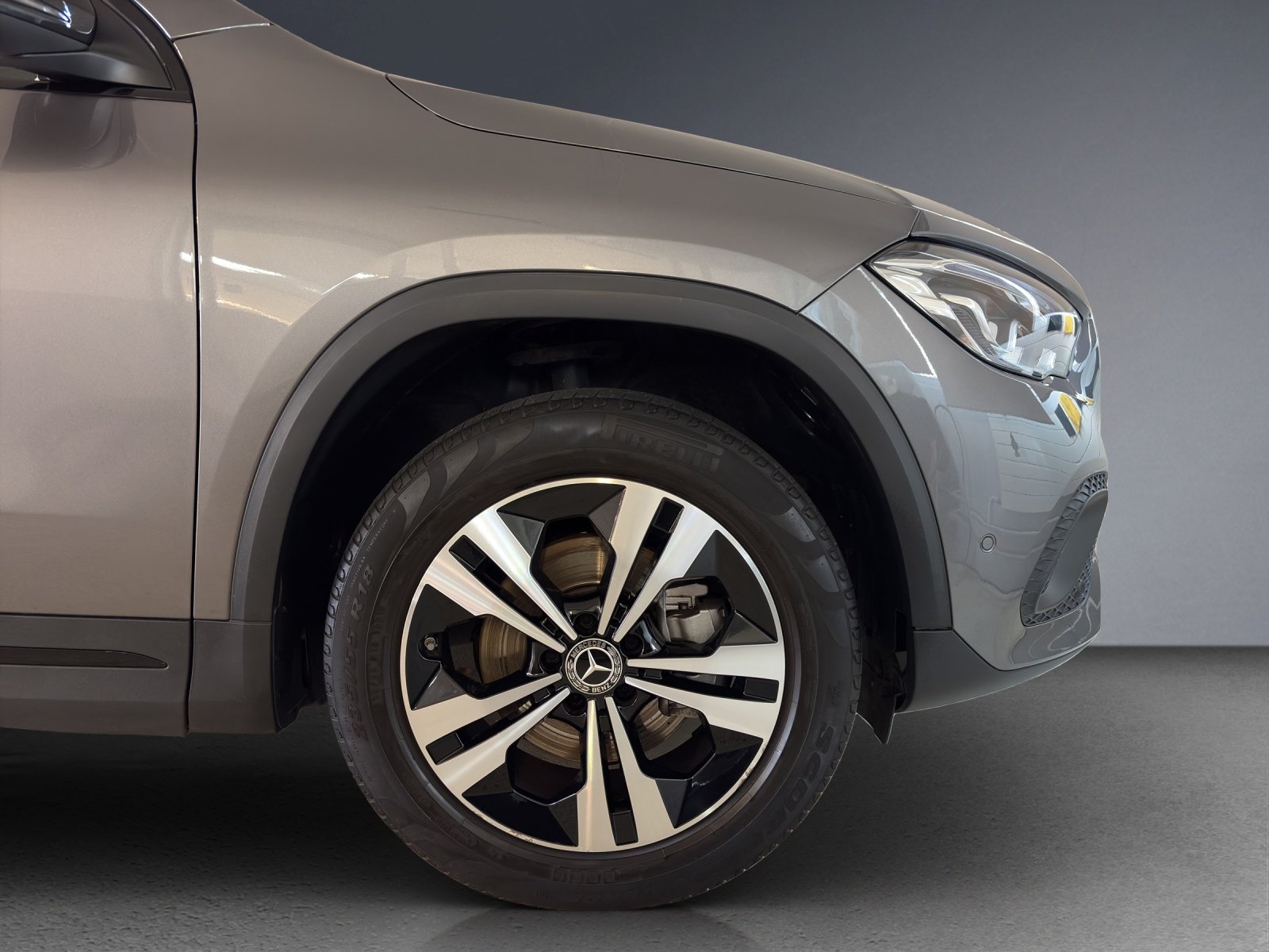 MERCEDES-BENZ GLA 200 Progressive, Benzin, Occasion / Gebraucht, Automatik - 6