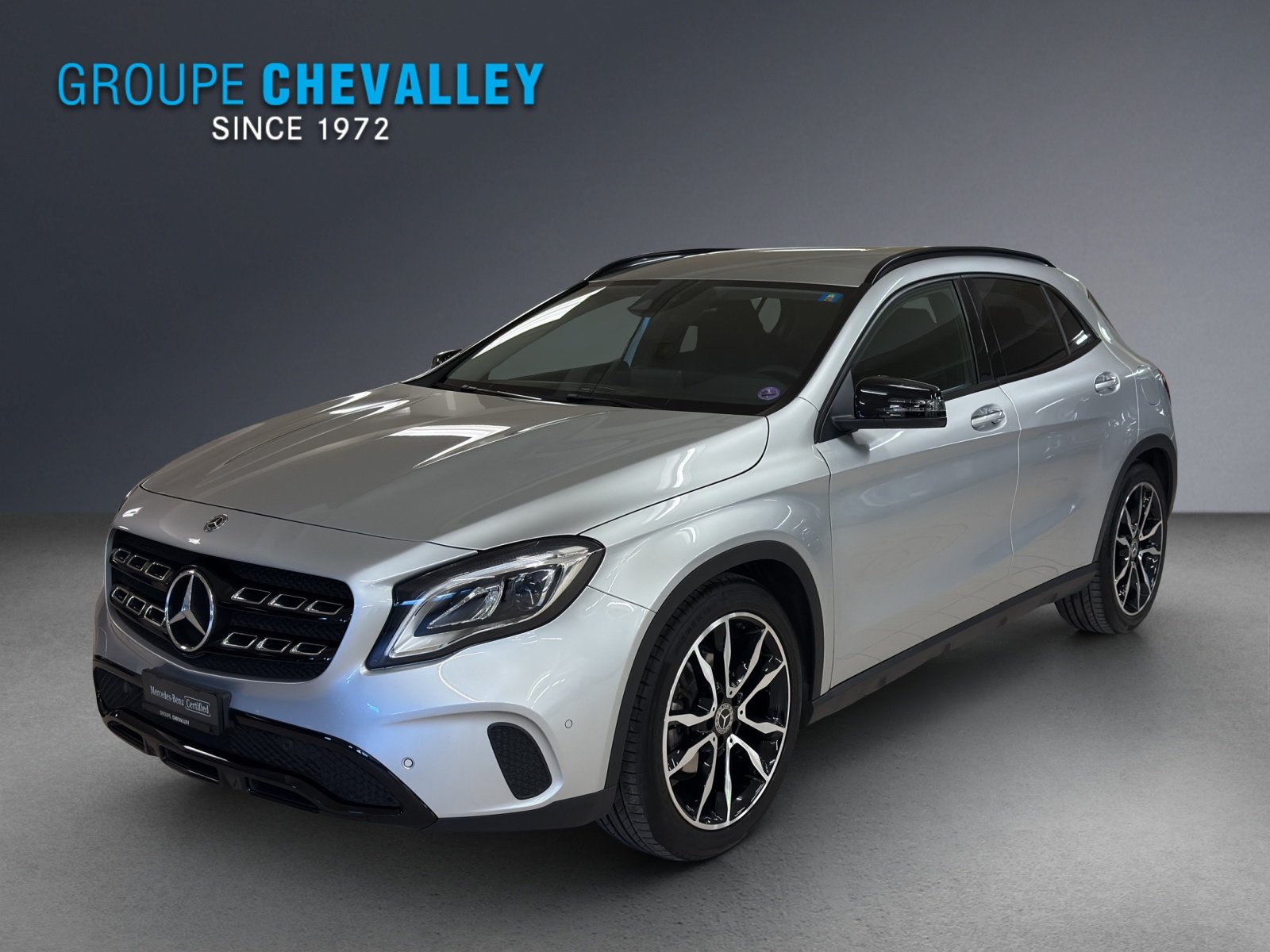 MERCEDES-BENZ GLA 200 Night Star