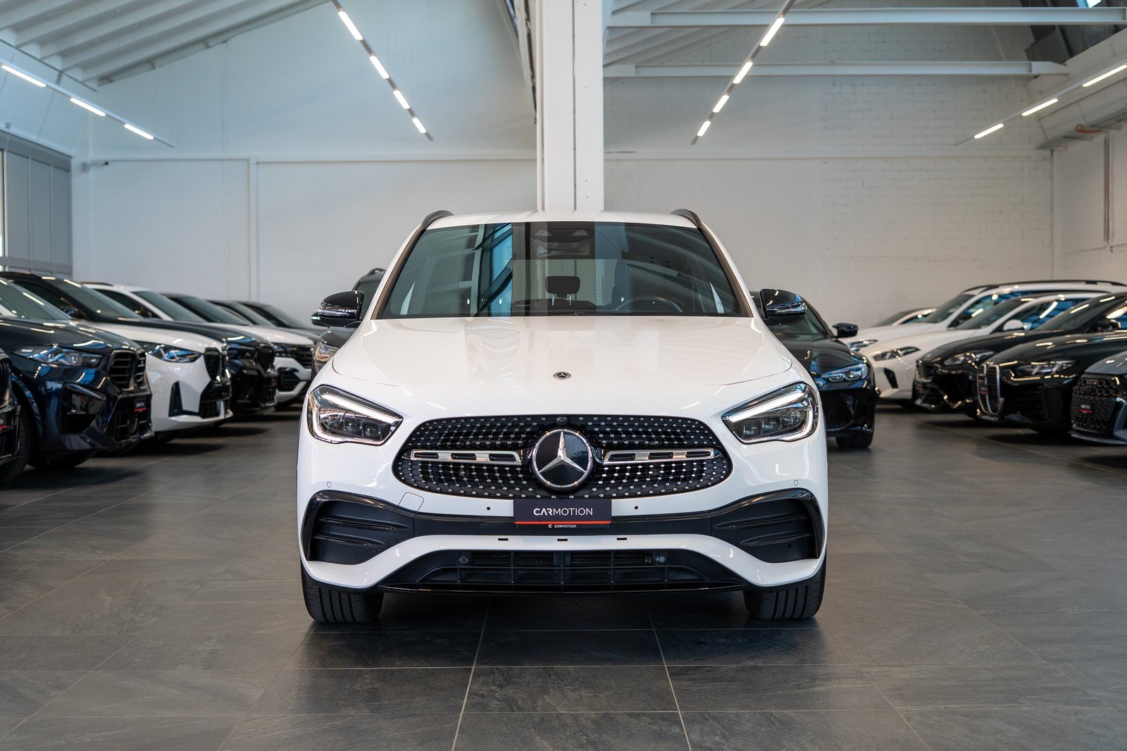 MERCEDES-BENZ GLA 200 AMG Line 4matic / Ambiente-beleuchtung, Benzina, Occasioni / Usate, Automatico - 2