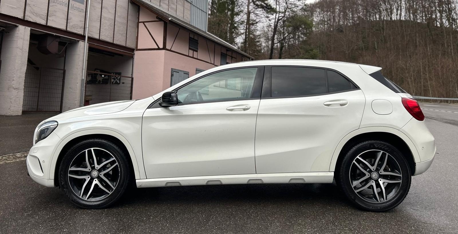 MERCEDES-BENZ GLA 200 CDI Swiss Star Edition 4Matic 7G-DCT, Diesel, Occasioni / Usate, Automatico - 2