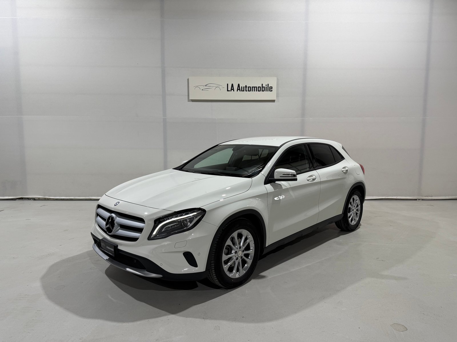 MERCEDES-BENZ GLA 200 7G-DCT