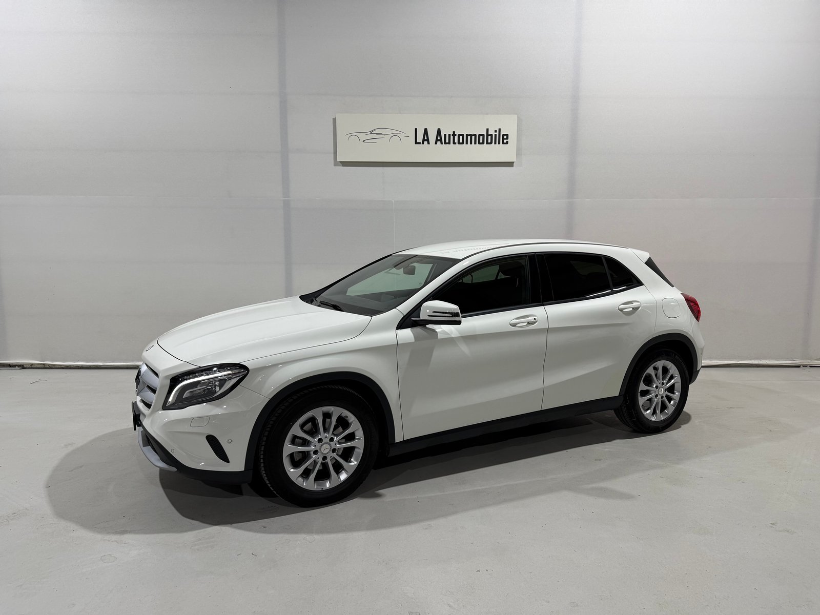 MERCEDES-BENZ GLA 200 7G-DCT, Petrol, Second hand / Used, Automatic - 2