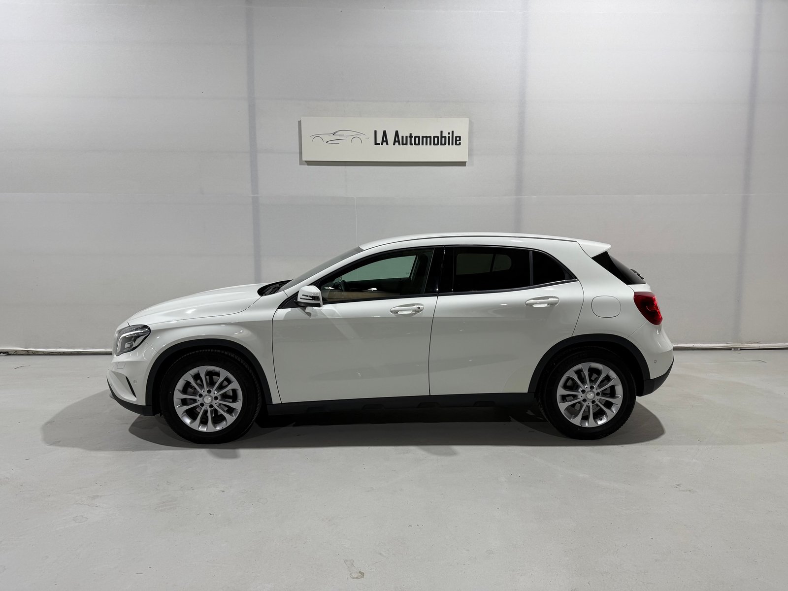 MERCEDES-BENZ GLA 200 7G-DCT, Petrol, Second hand / Used, Automatic - 3
