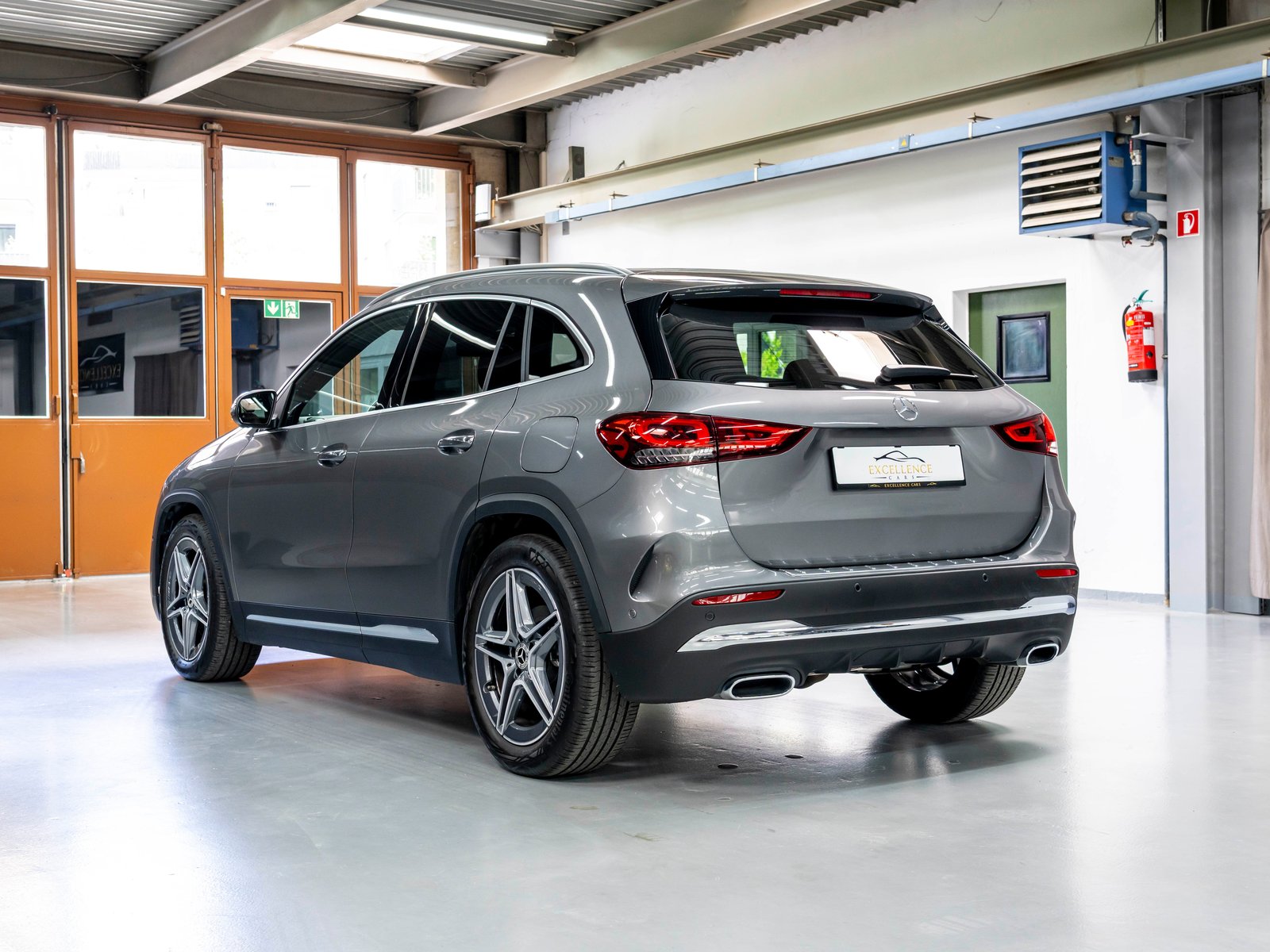 MERCEDES-BENZ GLA 200 4Matic AMG Line 8G-DCT, Benzin, Occasion / Gebraucht, Automatik - 6