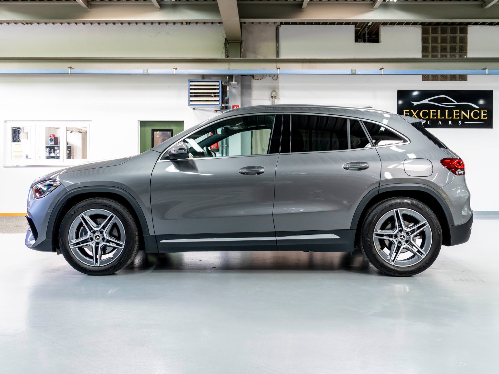 MERCEDES-BENZ GLA 200 4Matic AMG Line 8G-DCT, Benzin, Occasion / Gebraucht, Automatik - 7