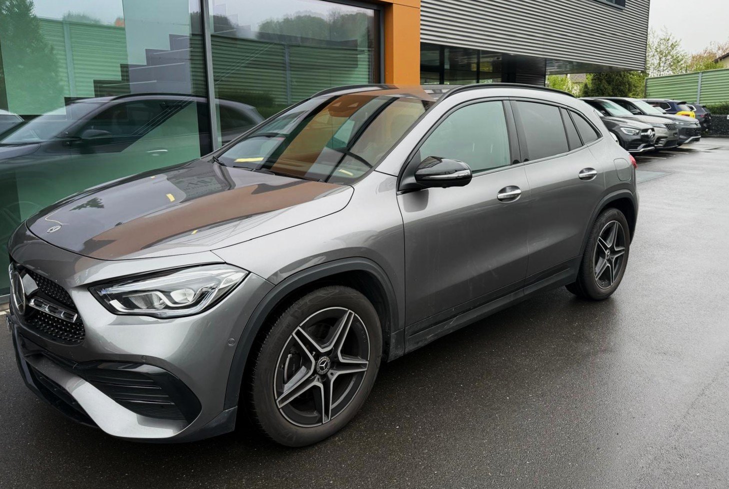 MERCEDES-BENZ GLA 200 AMG Line 4matic