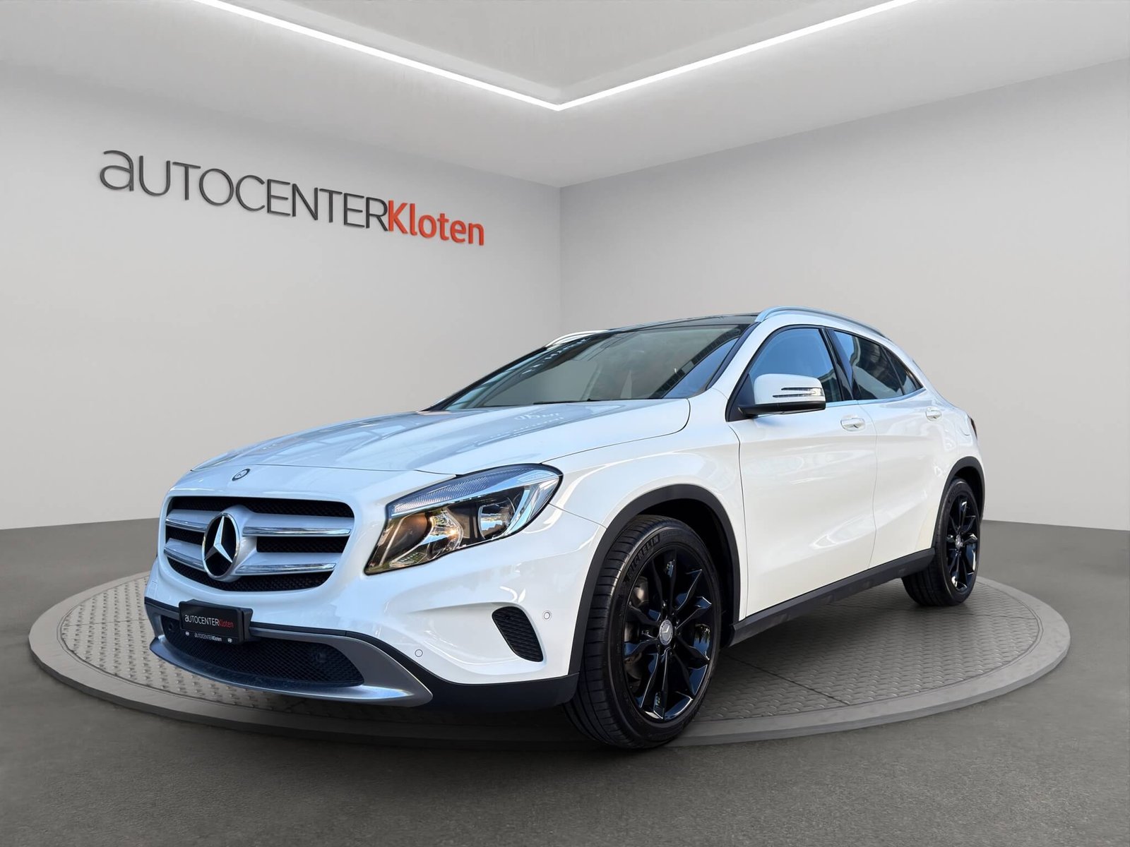 MERCEDES-BENZ GLA 200 Urban