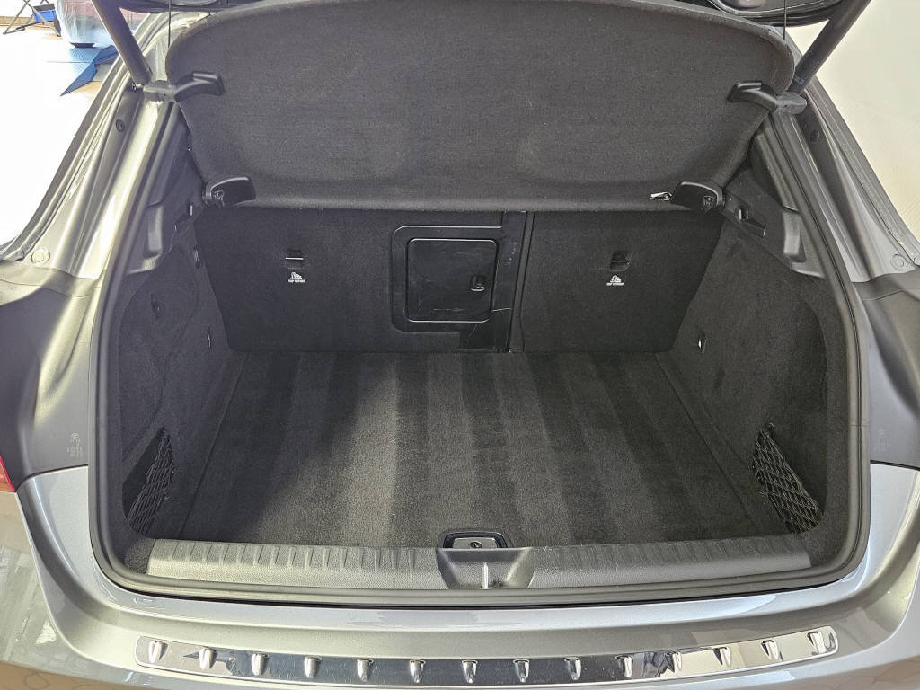 MERCEDES-BENZ GLA 200 Night Star, Petrol, Second hand / Used, Automatic - 4