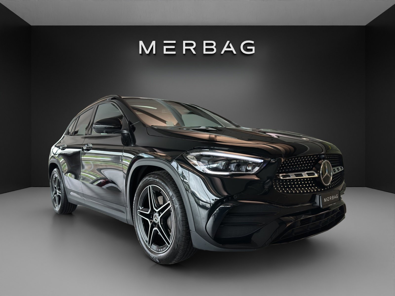 MERCEDES-BENZ GLA 200 AMG Line