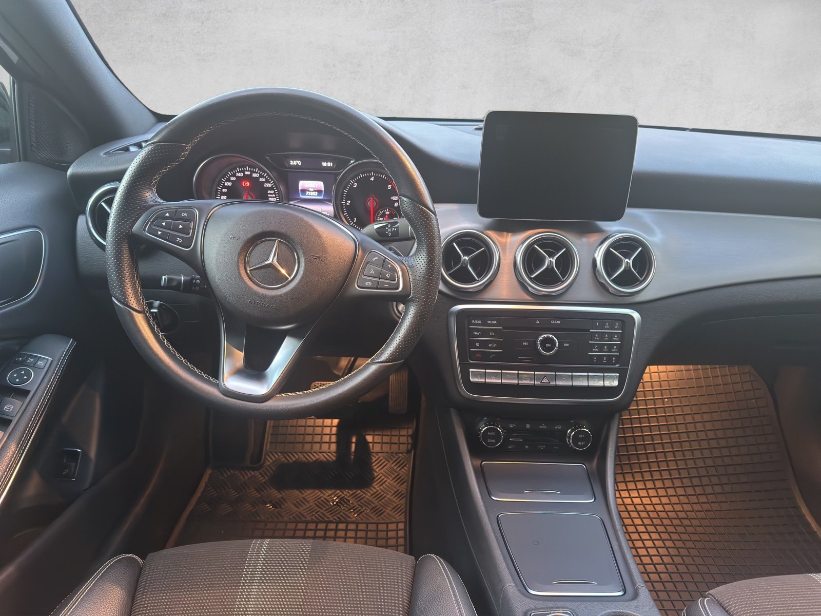 MERCEDES-BENZ GLA 200 d Swiss Star Edition Urban 4Matic 7G-D, Diesel, Occasioni / Usate, Automatico - 7